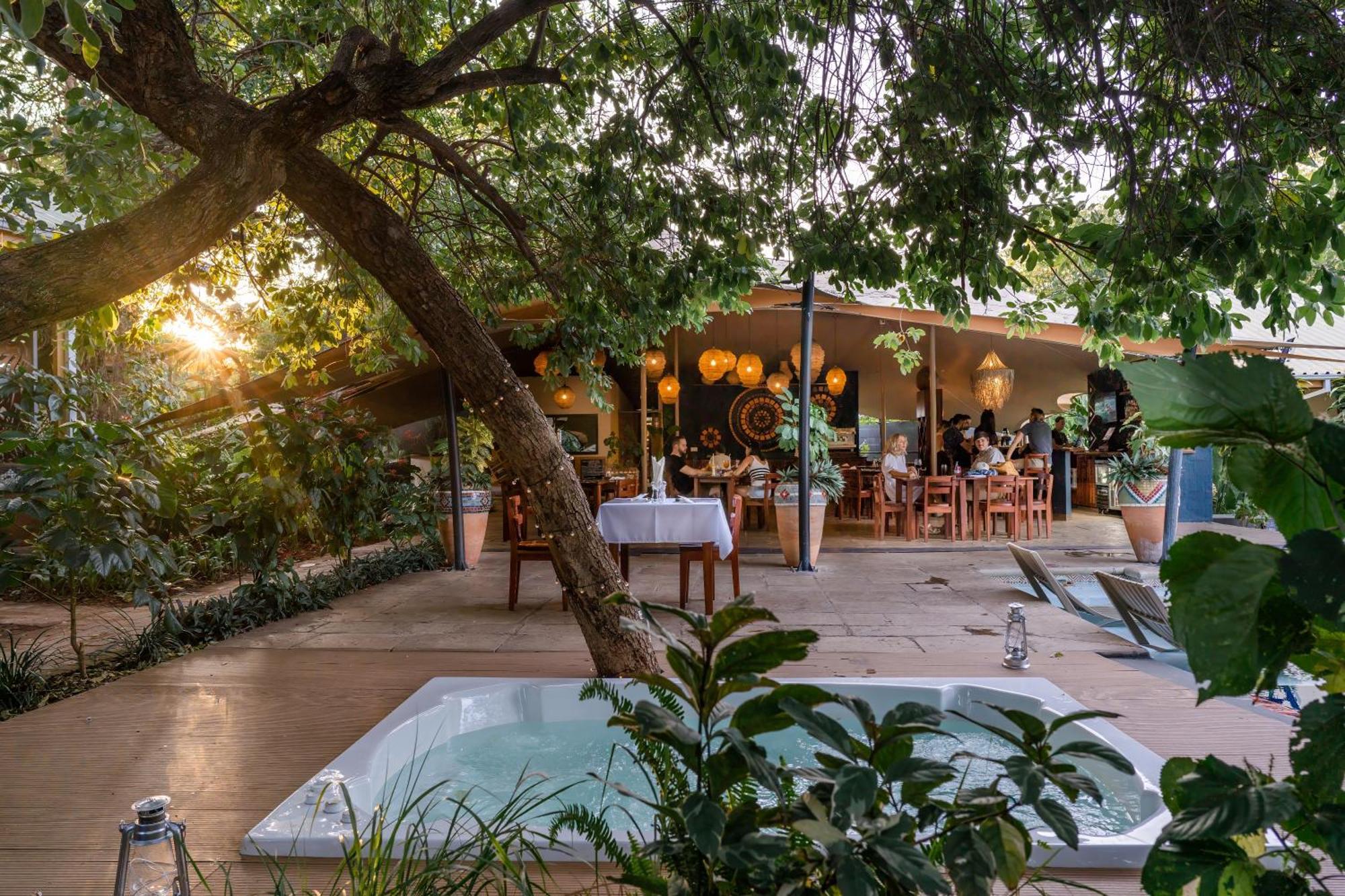 Shongwe Oasis Hotell Victoria Falls Eksteriør bilde