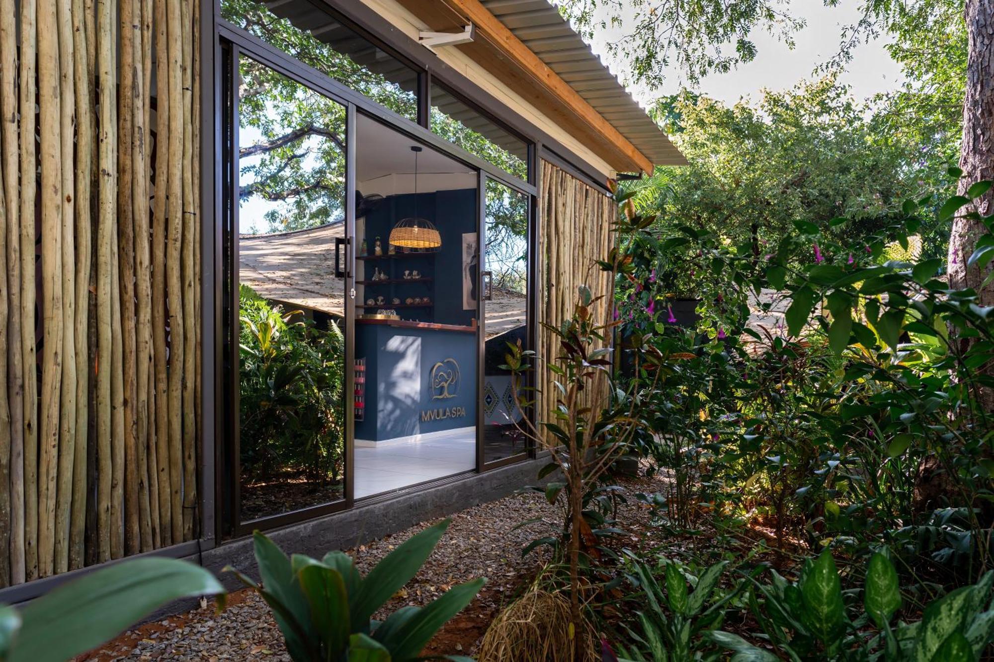 Shongwe Oasis Hotell Victoria Falls Eksteriør bilde